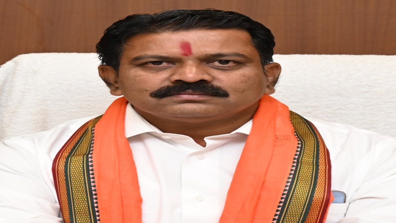 गरीबों को घर दिलाने के नाम पर कथित ठगी, दो पर FIR